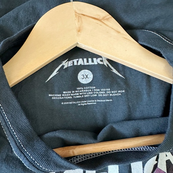 NEW Metallica Master of Puppets Graphic Tee - Picture 3 of 6
